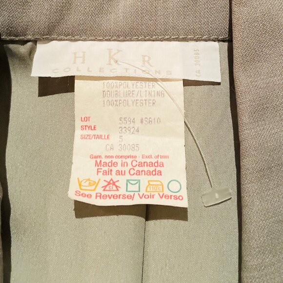 New, Never Worn, Light Khaki 1 Button Short Sleeve Blazer. Size: Medium. - Picture 6 of 8